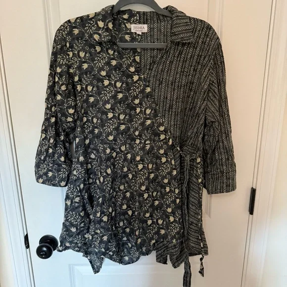 JISORA Dainty Florals with Arrows on Blue Cotton Top - Picture 11 of 14